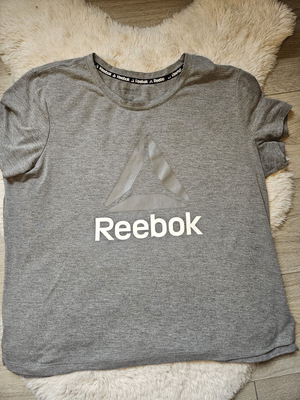 Reebok Gray Logo T-Shirt XL Women 🔥